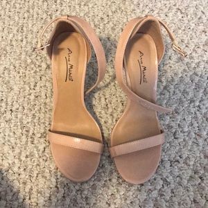 Boutique Nude heels